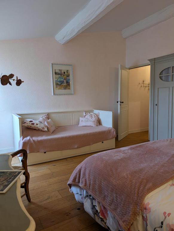 CourçonLe Puits Sainte Claire住宿加早餐旅馆 外观 照片